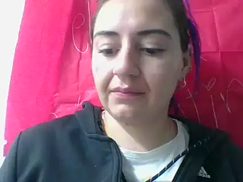  karlie kloss  online show from 03.20.25