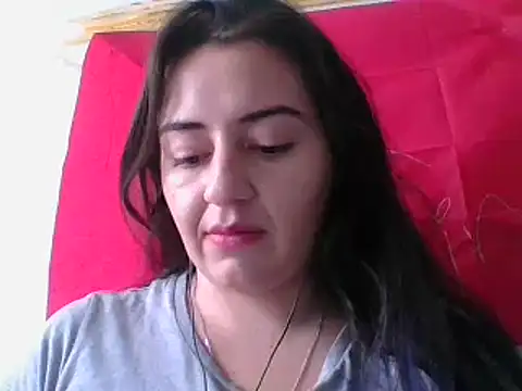  karlie kloss  online show from 03.21.25