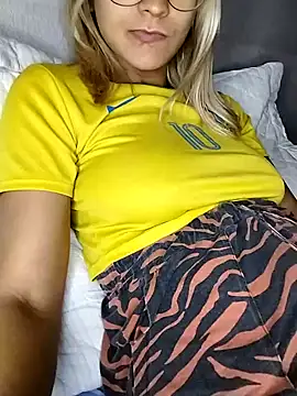 Snapshot of fofinhaa12 chatting on 02.13.25 fofinhaa12 online show from 02.13.25