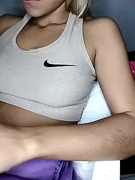 Snapshot of fofinhaa12 chatting on 03.22.25 fofinhaa12 online show from 03.22.25