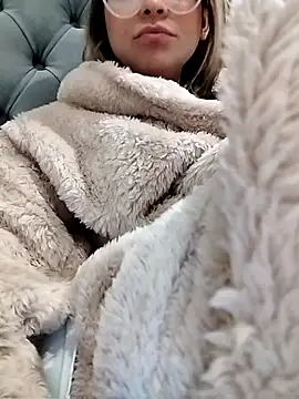 Snapshot of fofinhaa12 chatting on 10.05.25 fofinhaa12 online show from 10.05.25