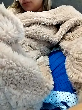 Snapshot of fofinhaa12 chatting on 10.25.25 fofinhaa12 online show from 10.25.25