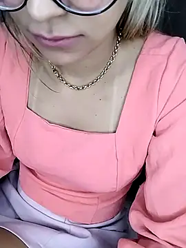 Snapshot of fofinhaa12 chatting on 04.15.26 fofinhaa12 online show from 04.15.26