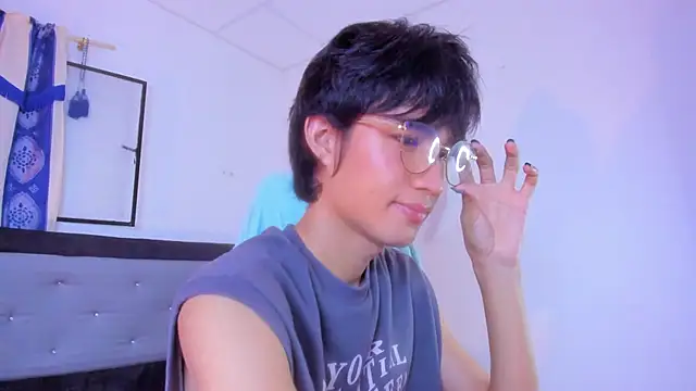 Snapshot of Johhan__Lee chatting on 12.26.24 Johhan Lee online show from 12.26.24