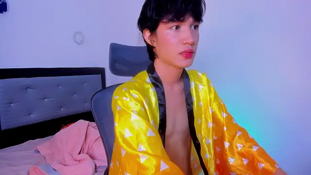 Snapshot of Johhan__Lee chatting on 01.04.25 Johhan Lee online show from 01.04.25