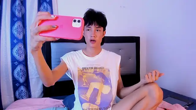 Snapshot of Johhan__Lee chatting on 01.15.25 Johhan Lee online show from 01.15.25