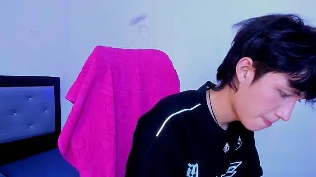 Snapshot of Johhan__Lee chatting on 02.07.25 Johhan Lee online show from 02.07.25