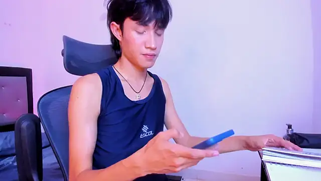 Snapshot of Johhan__Lee chatting on 02.12.25 Johhan Lee online show from 02.12.25