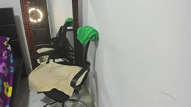 Karljensen33 online show from 01.14.25