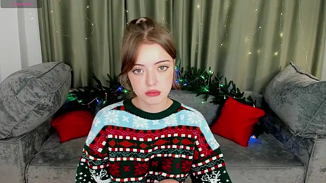 Snapshot of ellyford chatting on 12.08.24 ellyford online show from 12.08.24