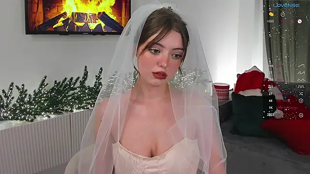 Snapshot of ellyford chatting on 12.15.24 ellyford online show from 12.15.24