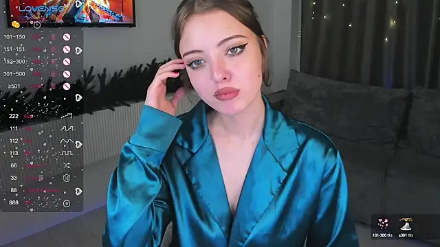 Snapshot of ellyford chatting on 12.27.24 ellyford online show from 12.27.24