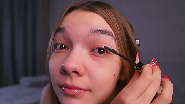 VeronaAppleberry online show from 02.28.25