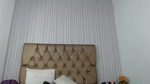 Snapshot of veneno_hot chatting on 12.28.24 veneno hot online show from 12.28.24