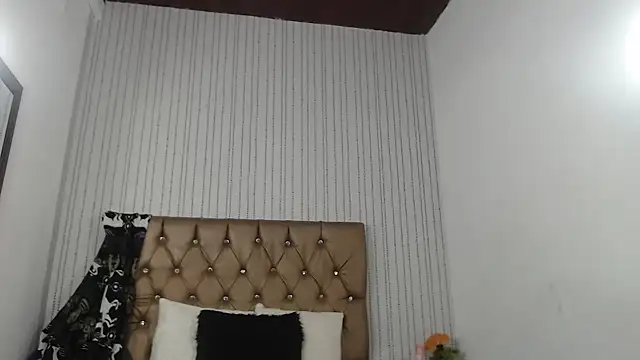 Snapshot of veneno_hot chatting on 12.30.24 veneno hot online show from 12.30.24