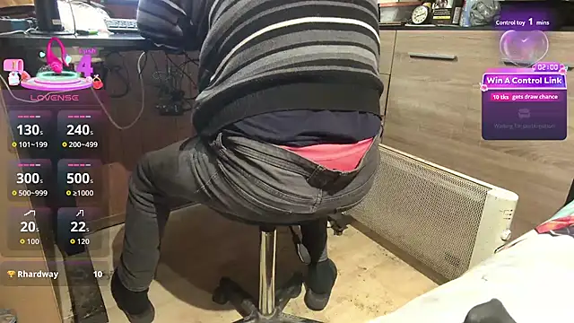 Snapshot of misteryman1956 chatting on 04.01.26 misteryman1956 online show from 04.01.26