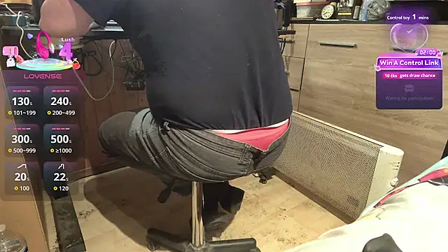 Snapshot of misteryman1956 chatting on 04.01.26 misteryman1956 online show from 04.01.26