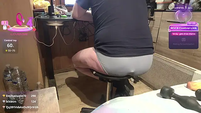 Snapshot of misteryman1956 chatting on 04.10.26 misteryman1956 online show from 04.10.26