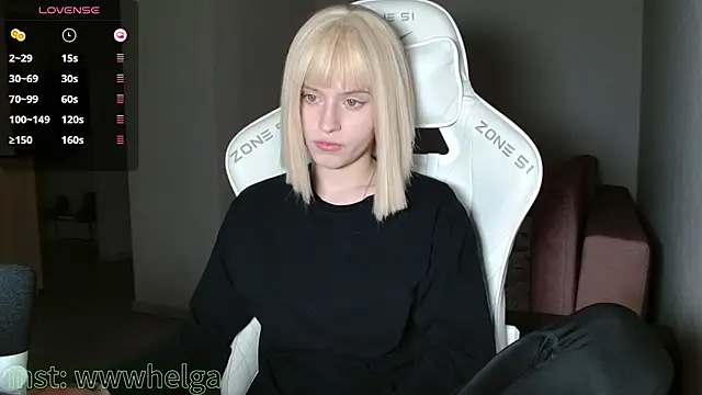 LizaKisses online show from 11.18.25