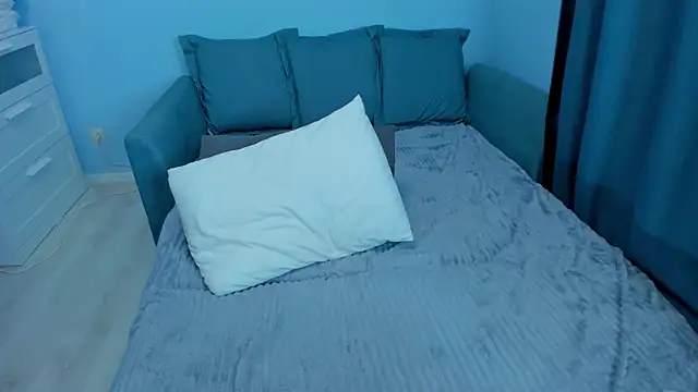 Mimi Mira online show from 02.13.25