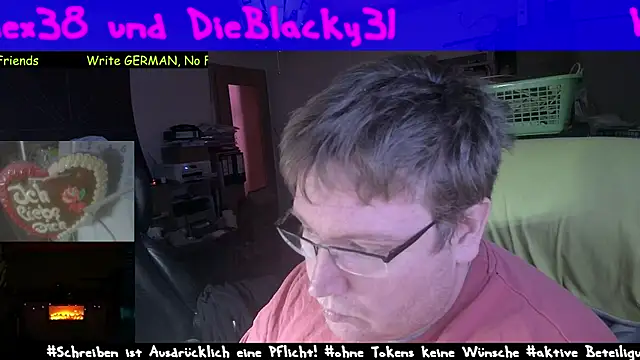 Snapshot of der_alex38 chatting on 03.19.25 der alex38 online show from 03.19.25