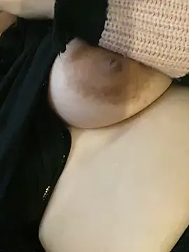 calientemami222 online show from 12.30.24