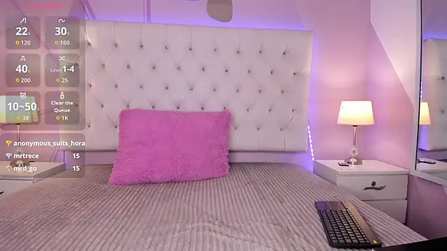 Nicol Betancur online show from 11.13.25