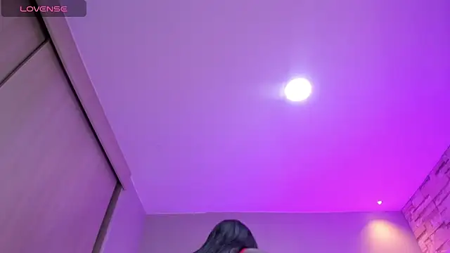 nicole  parker1 online show from 06.04.26
