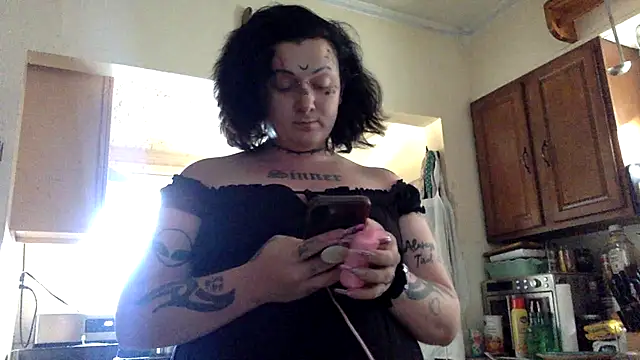 Snapshot of CurvyTrans2002 chatting on 07.25.26 CurvyTrans2002 online show from 07.25.26