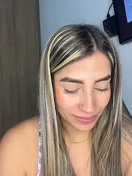 Snapshot of Issabela_G1 chatting on 12.12.24 Issabela G1 online show from 12.12.24