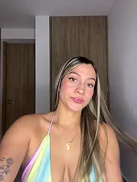 Snapshot of Issabela_G1 chatting on 01.21.25 Issabela G1 online show from 01.21.25