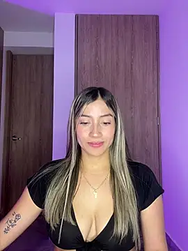 Snapshot of Issabela_G1 chatting on 01.31.25 Issabela G1 online show from 01.31.25