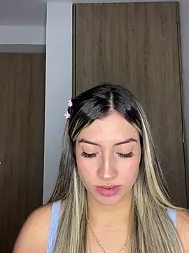 Snapshot of Issabela_G1 chatting on 02.10.25 Issabela G1 online show from 02.10.25