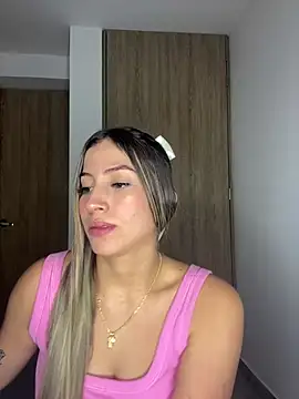 Snapshot of Issabela_G1 chatting on 02.16.25 Issabela G1 online show from 02.16.25