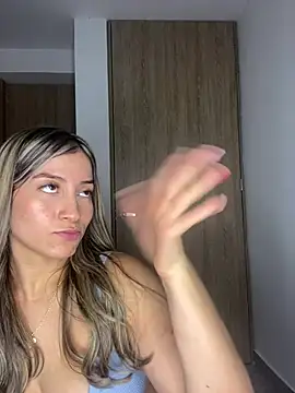 Snapshot of Issabela_G1 chatting on 02.26.25 Issabela G1 online show from 02.26.25