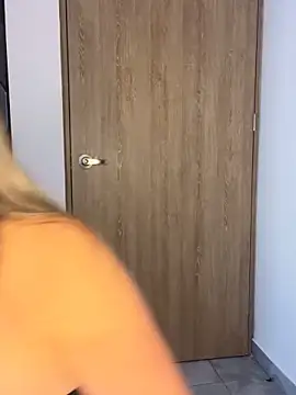 Snapshot of Issabela_G1 chatting on 03.20.25 Issabela G1 online show from 03.20.25