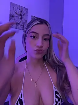 Snapshot of Issabela_G1 chatting on 05.18.26 Issabela G1 online show from 05.18.26