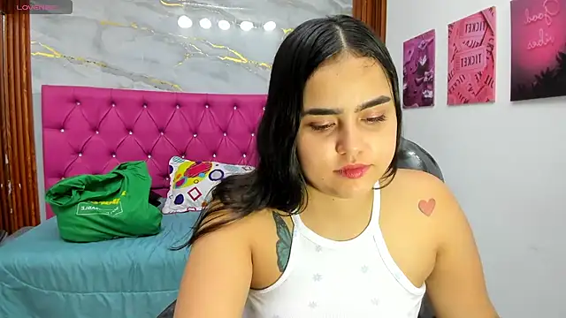 Snapshot of Helen_russo chatting on 05.03.26 Helen russo online show from 05.03.26