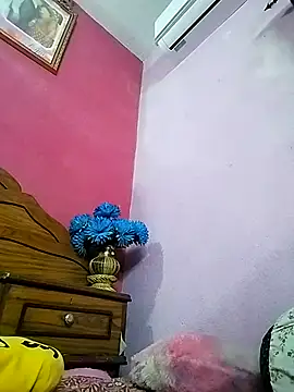 Snapshot of royaldoll-143 chatting on 11.02.25 royaldoll-143 online show from 11.02.25