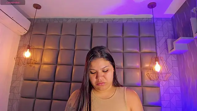 Snapshot of mile_uribe chatting on 03.15.25 mile uribe online show from 03.15.25