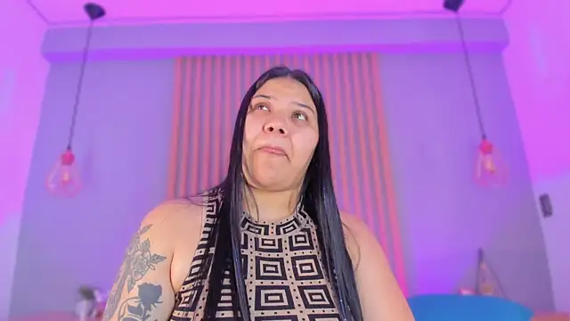 Snapshot of mile_uribe chatting on 09.12.25 mile uribe online show from 09.12.25