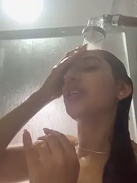 Snapshot of julialupato1606 chatting on 02.14.25 julialupato1606 online show from 02.14.25