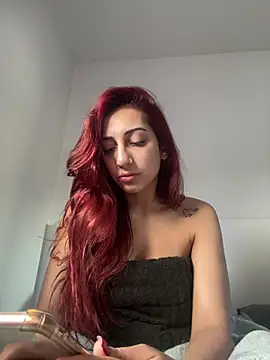 Snapshot of julialupato1606 chatting on 03.13.25 julialupato1606 online show from 03.13.25