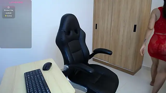 Snapshot of karoll_marquez chatting on 02.11.26 karoll marquez online show from 02.11.26