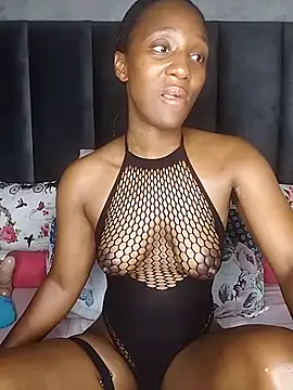 Lucy Blacksilk online show from 02.02.26