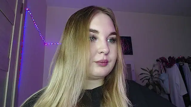 Snapshot of Greeenfriends6969 chatting on 12.21.24 Greeenfriends6969 online show from 12.21.24