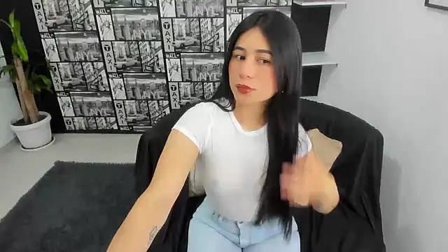 Snapshot of ChloeTurner_ chatting on 02.04.25 ChloeTurner online show from 02.04.25