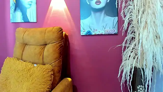 Snapshot of ChloeTurner_ chatting on 02.25.25 ChloeTurner online show from 02.25.25