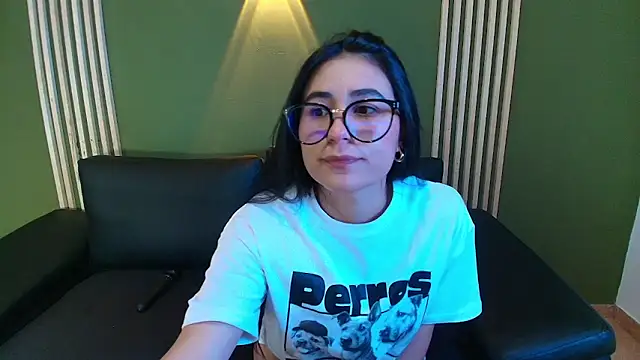 Snapshot of ChloeTurner_ chatting on 10.19.25 ChloeTurner online show from 10.19.25