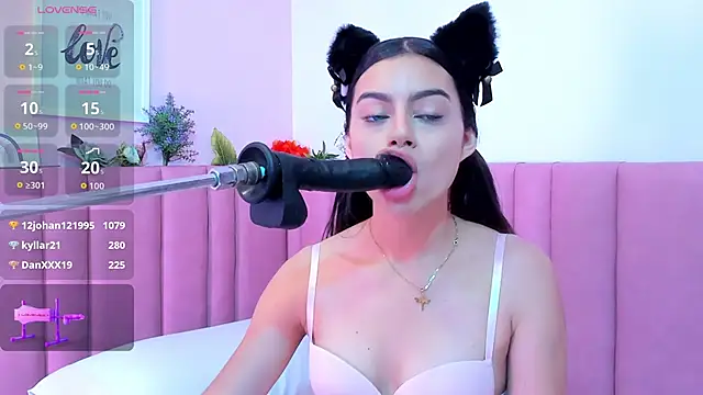 Snapshot of isabella_santos1 chatting on 10.17.25 isabella santos1 online show from 10.17.25